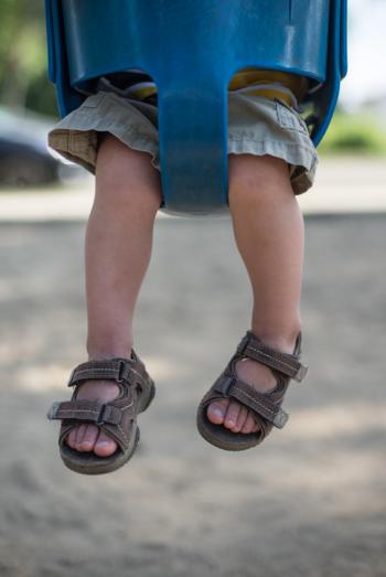 Consells per escollir el calçat dels nens a l'estiu 