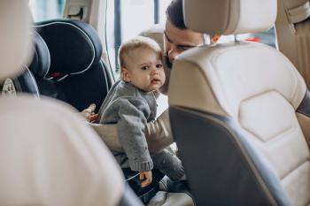 Sistemas de retención infantiles para que los niños viajen seguros en coche