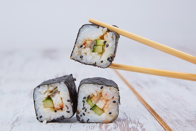 Videoreceta: Hoy cocinamos sushi, una manera original y divertida de comer pescado