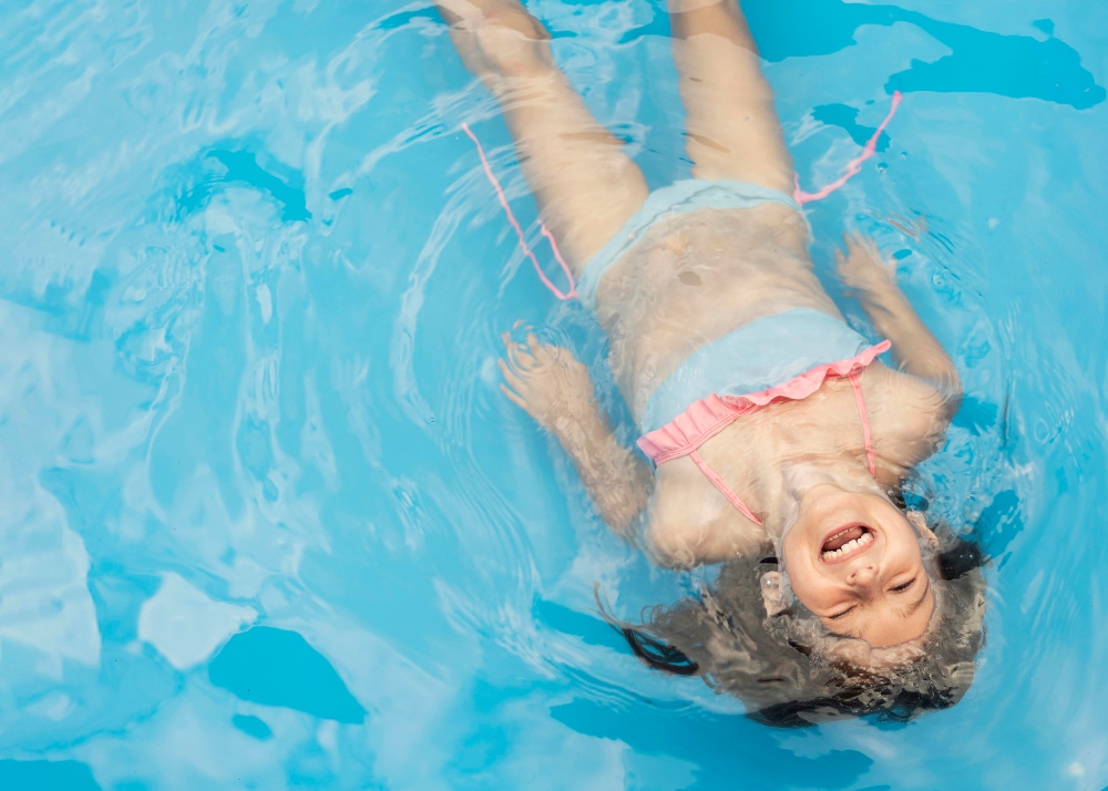 Els nens i els banys a l’aigua: consells de salut per a un estiu més segur