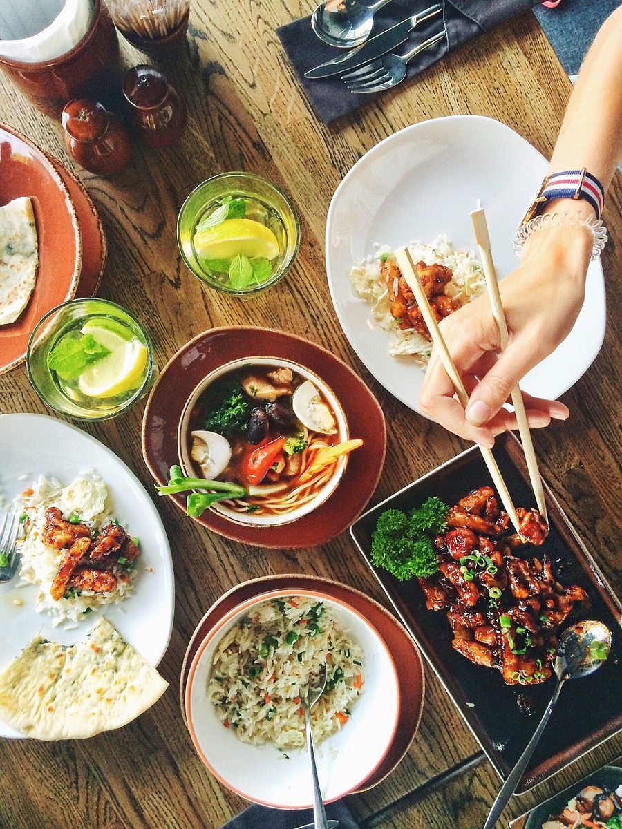 Comer fuera de casa, una opción saludable si se siguen estos consejos